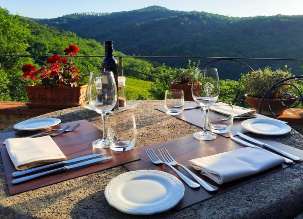 Borgo Livernano - Farmhouse With Pool Radda in Chianti Kültér fotó